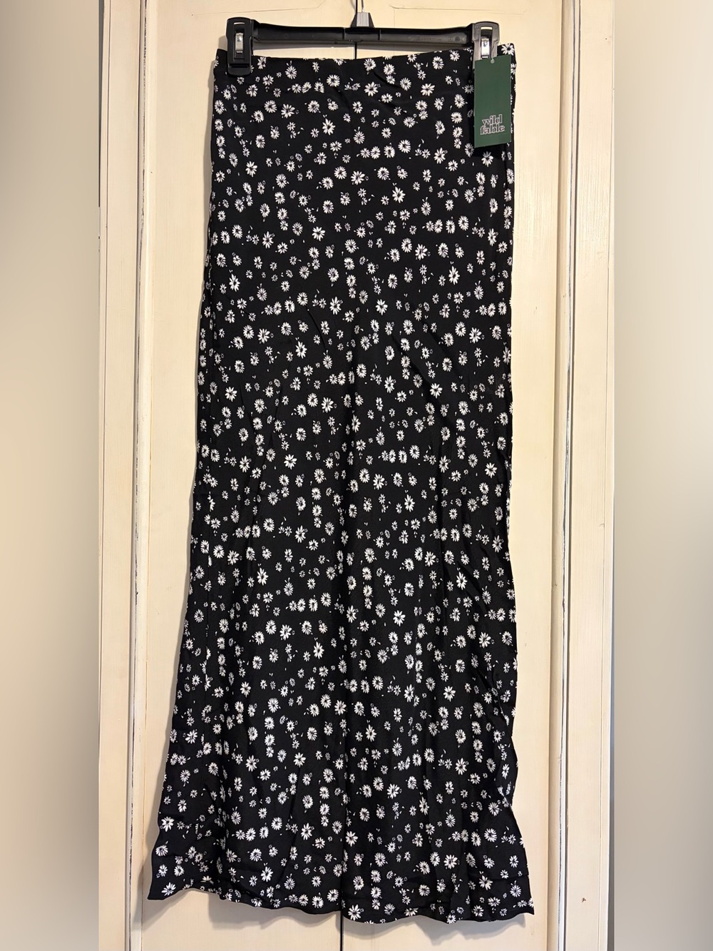 Wild Fable Black Floral Maxi Skirt with White Daisy Print, size S